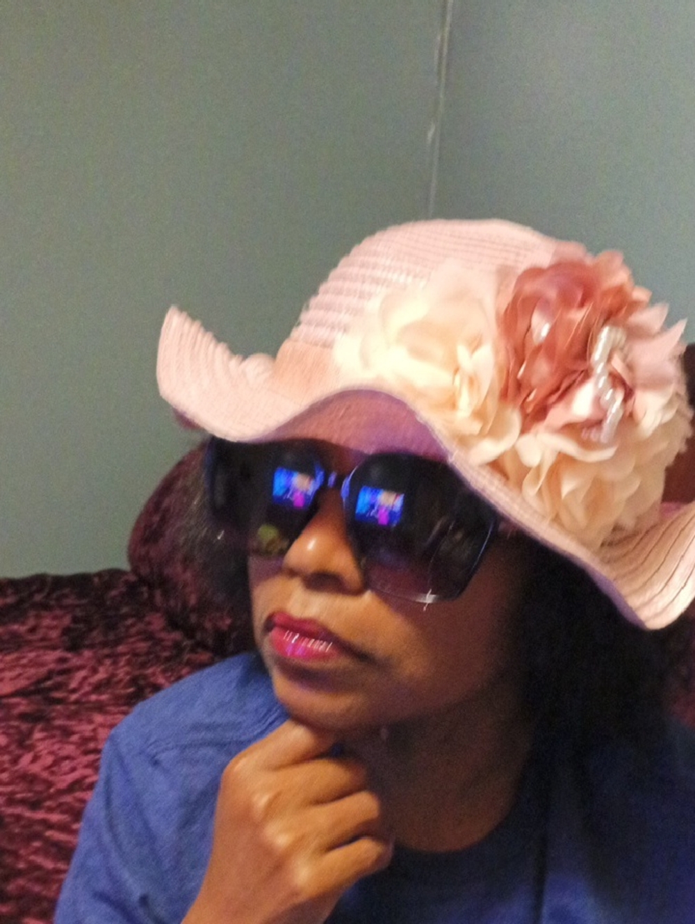 Women's Pink Sun Hat with Floral Accent - Stylish Summer Accessory